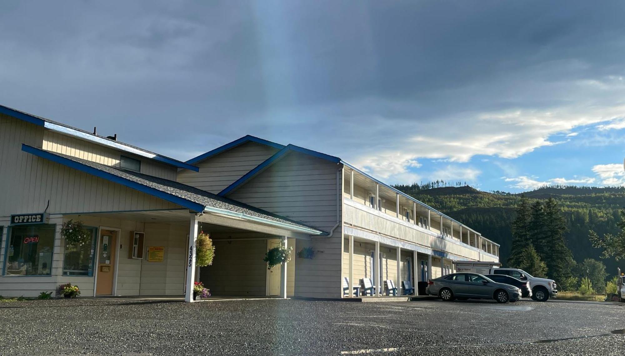 Y-5 Motel Barrière Dış mekan fotoğraf